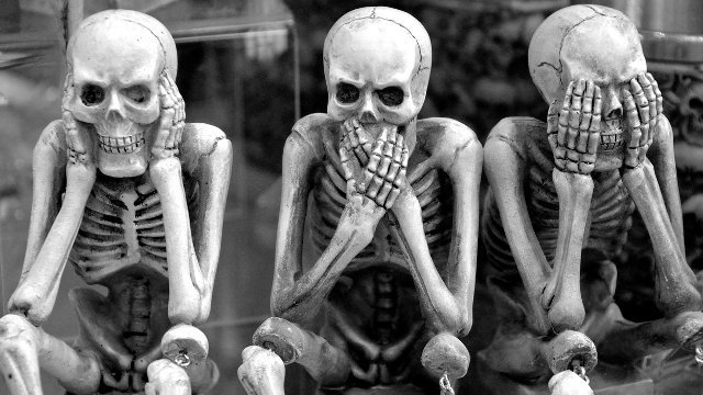 Tres esqueletos. PAILBR75 (Pixabay)