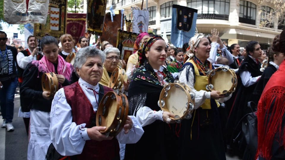 Participantes en un acto de reconocimiento en Buenos Aires a la comunidad gallega. AEP