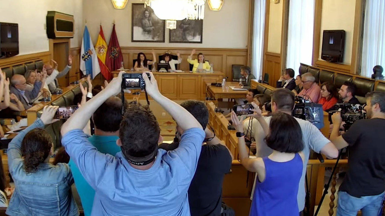 Votación de la ordenanza de las VUT en el Concello de Santiago.Europa Press