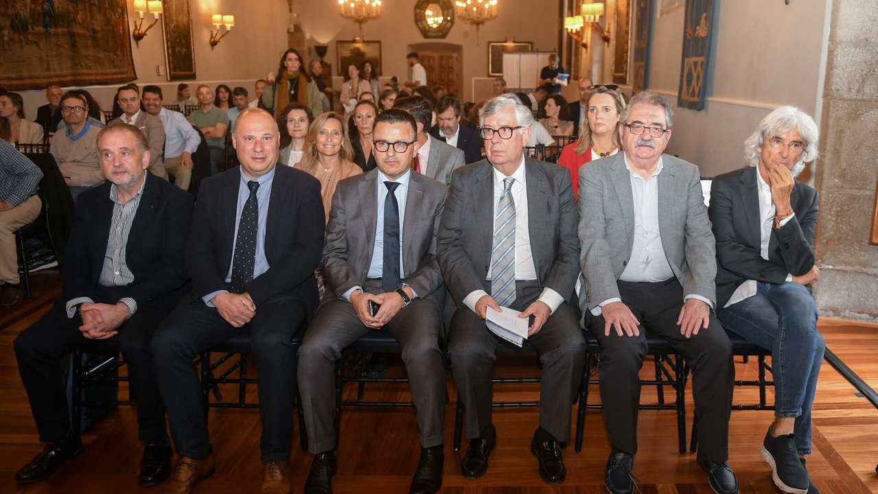 O conselleiro de Emprego, Comercio e Emigración,José González, participa na apertura do Foro Galego de Seguridade e Saúde Laboral organizado pola CEG