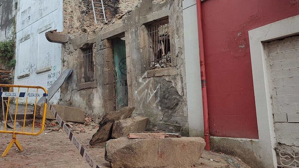 El edificio derrumbado este viernes en Ferrol. CADENA SER