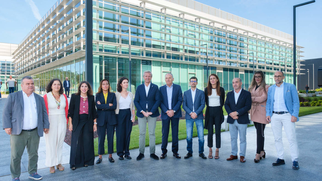 Rueda, Lorenzana y Miriam Cortizo, entre otros representantes públicos y del Grupo Cortizo. EP